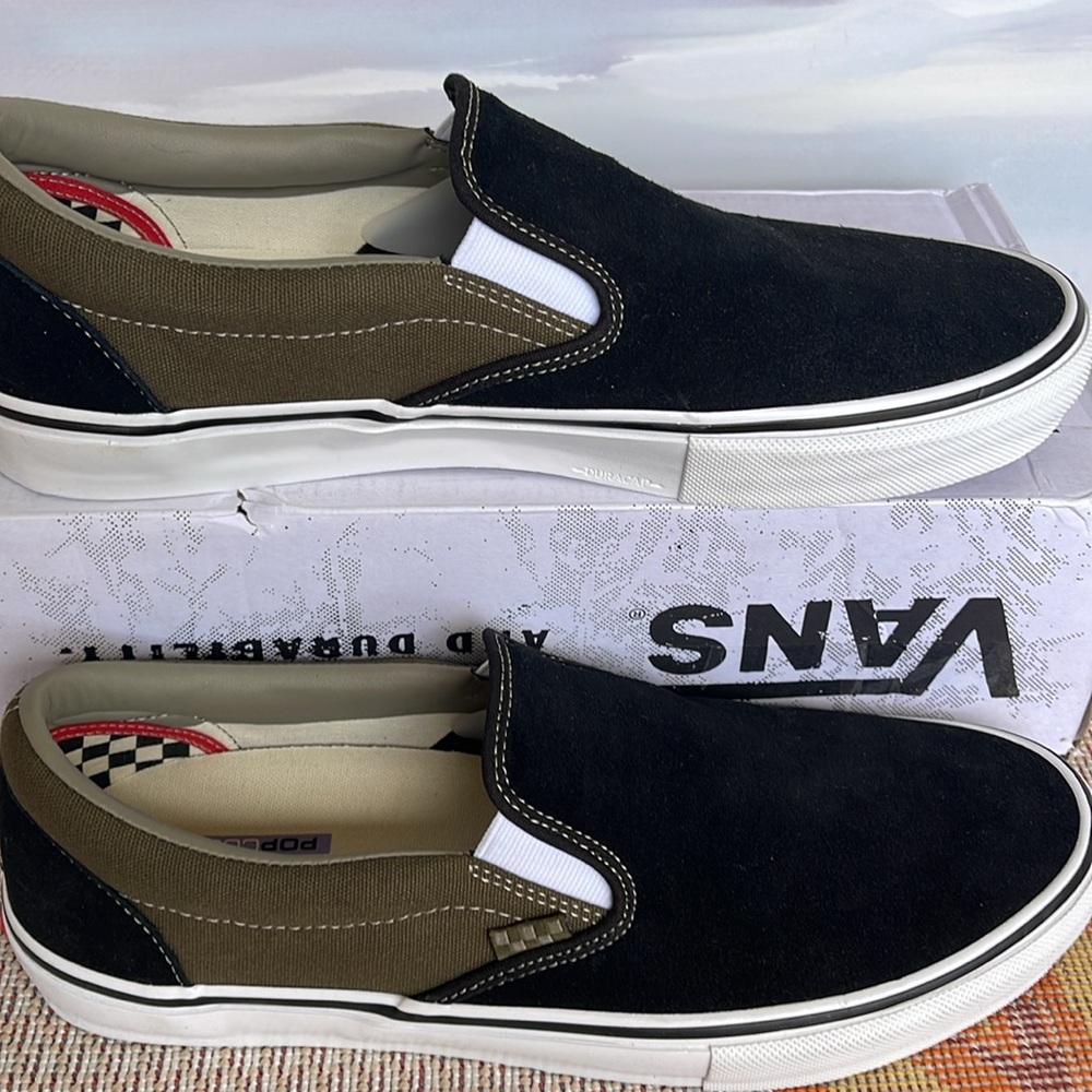 Vans Men’s Skate Slip-On
Black Olive
VN0A5FCAB1V
Sneakers - Picture 2 of 16